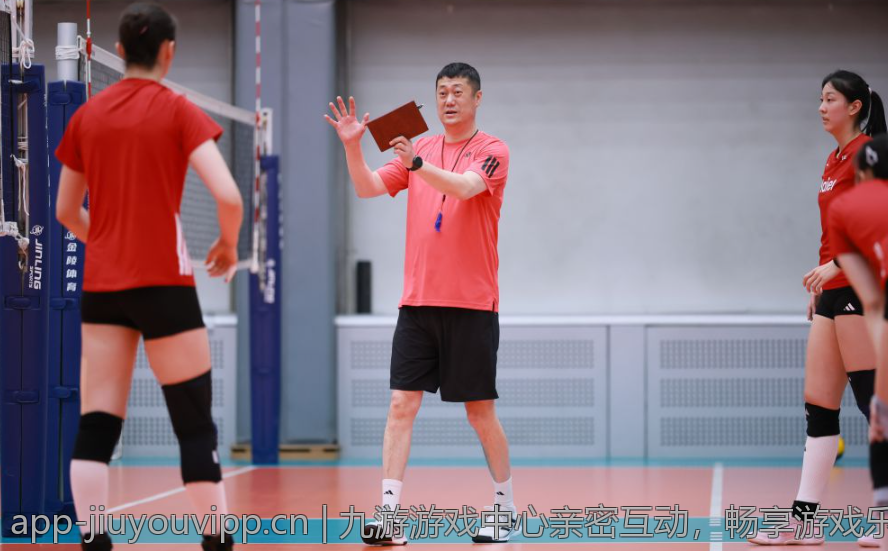 九游游戏中心亲密互动，畅享游戏乐趣